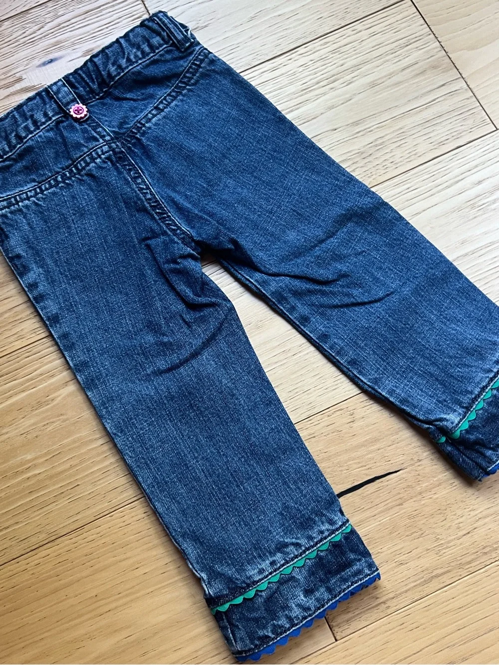 🎉5/$20🎉 GYMBOREE Dark Wash Jeans with Cute Flower Buttons - 18-24M